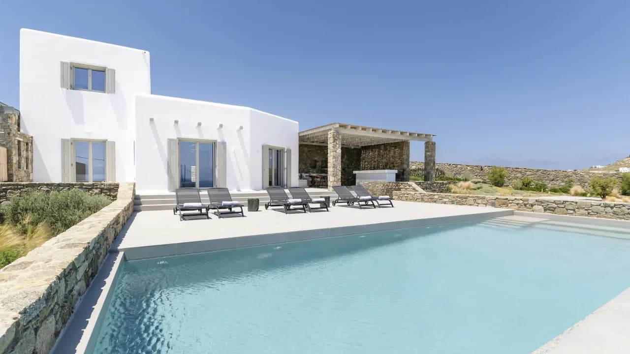 Contemporary Design Meets Island Peace photo 5