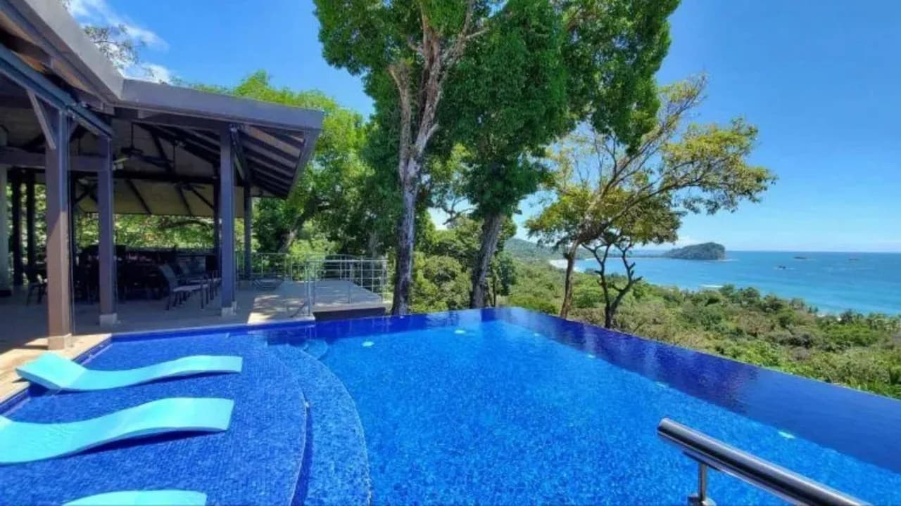 Tropical Paradise Overlooking Pacific Coast photo 5