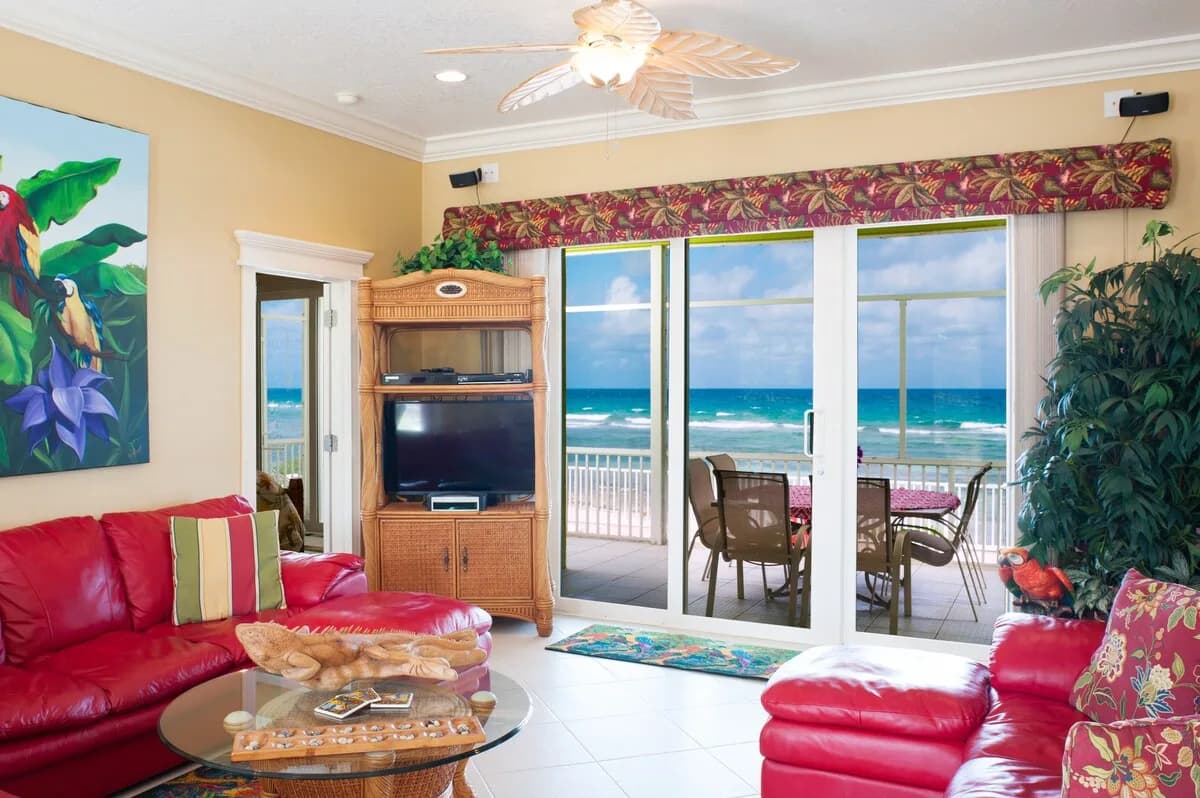 Oceanfront Four Bedroom Villa in Cayman Kai photo 2