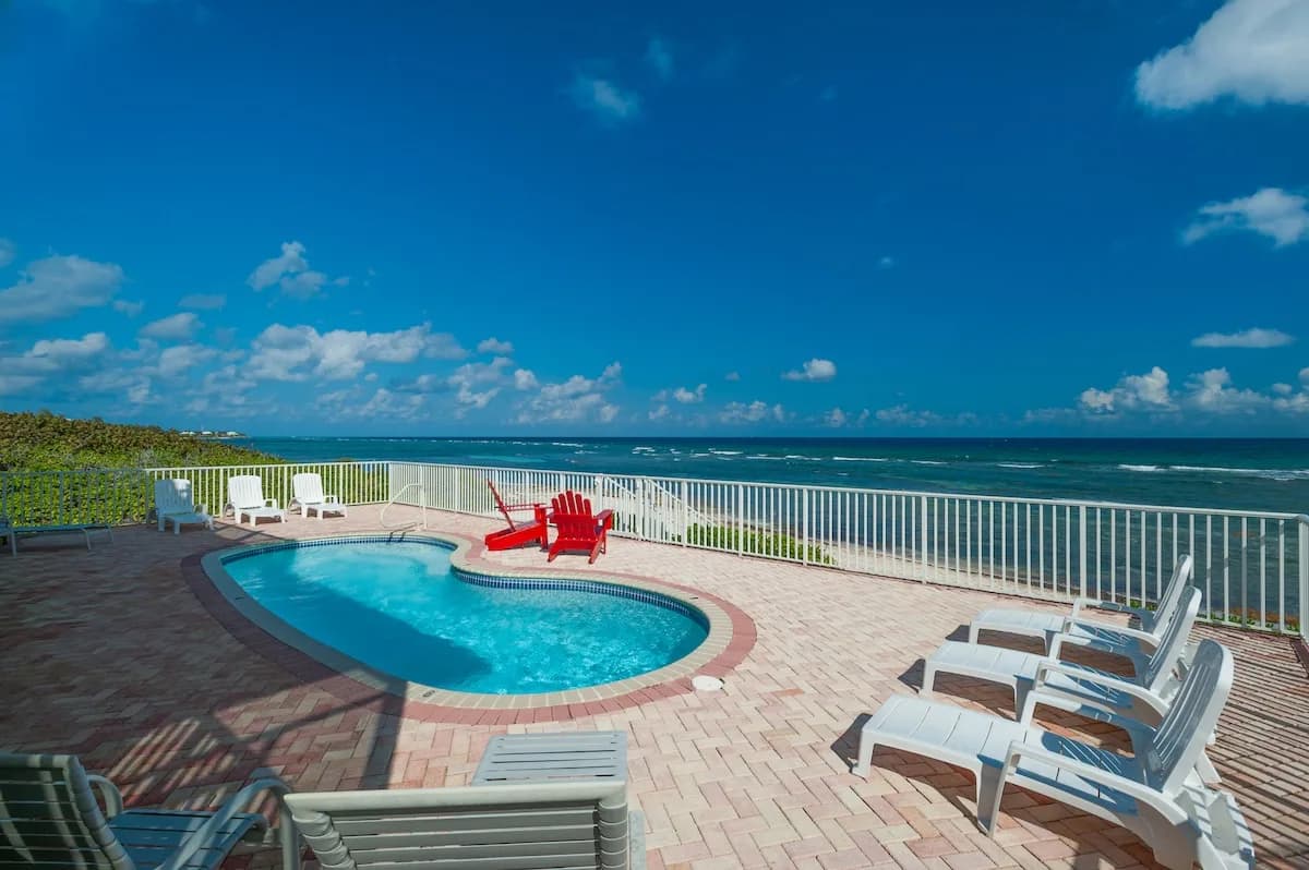 Oceanfront Four Bedroom Villa in Cayman Kai photo 4