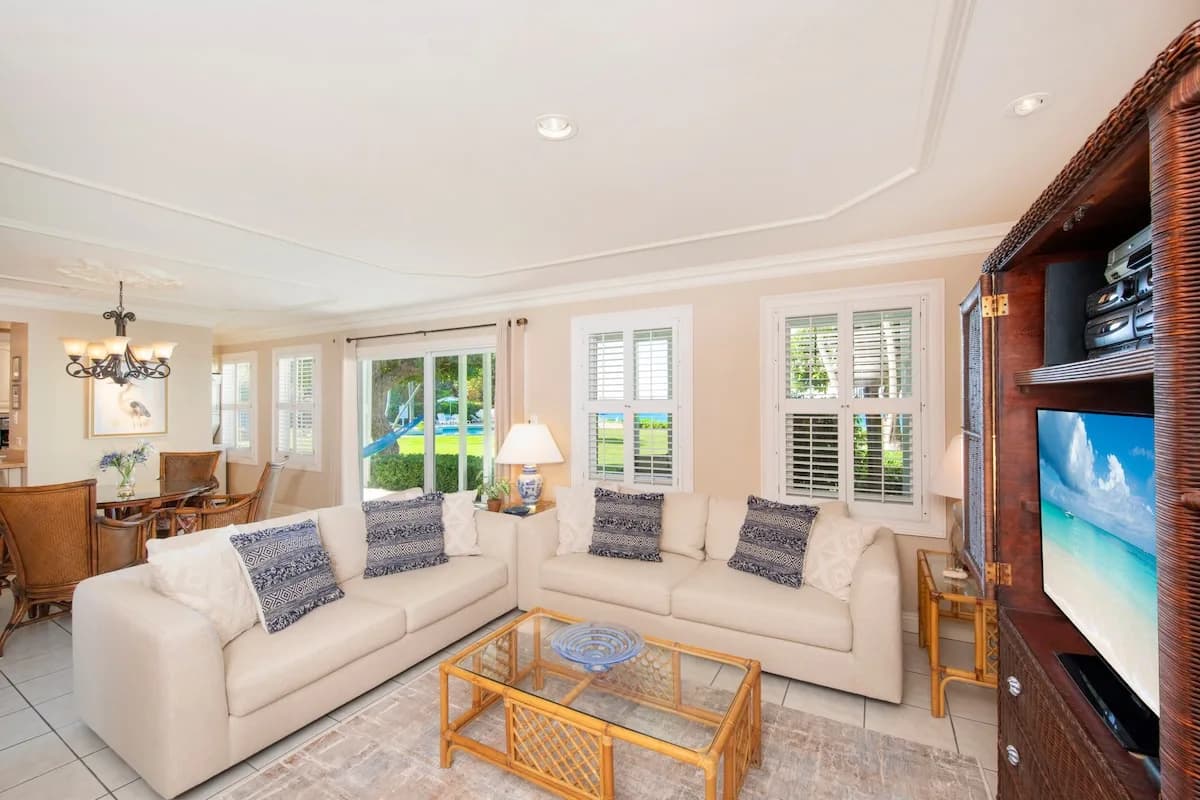 Oceanfront Two Bedroom Condo in Cayman photo 4