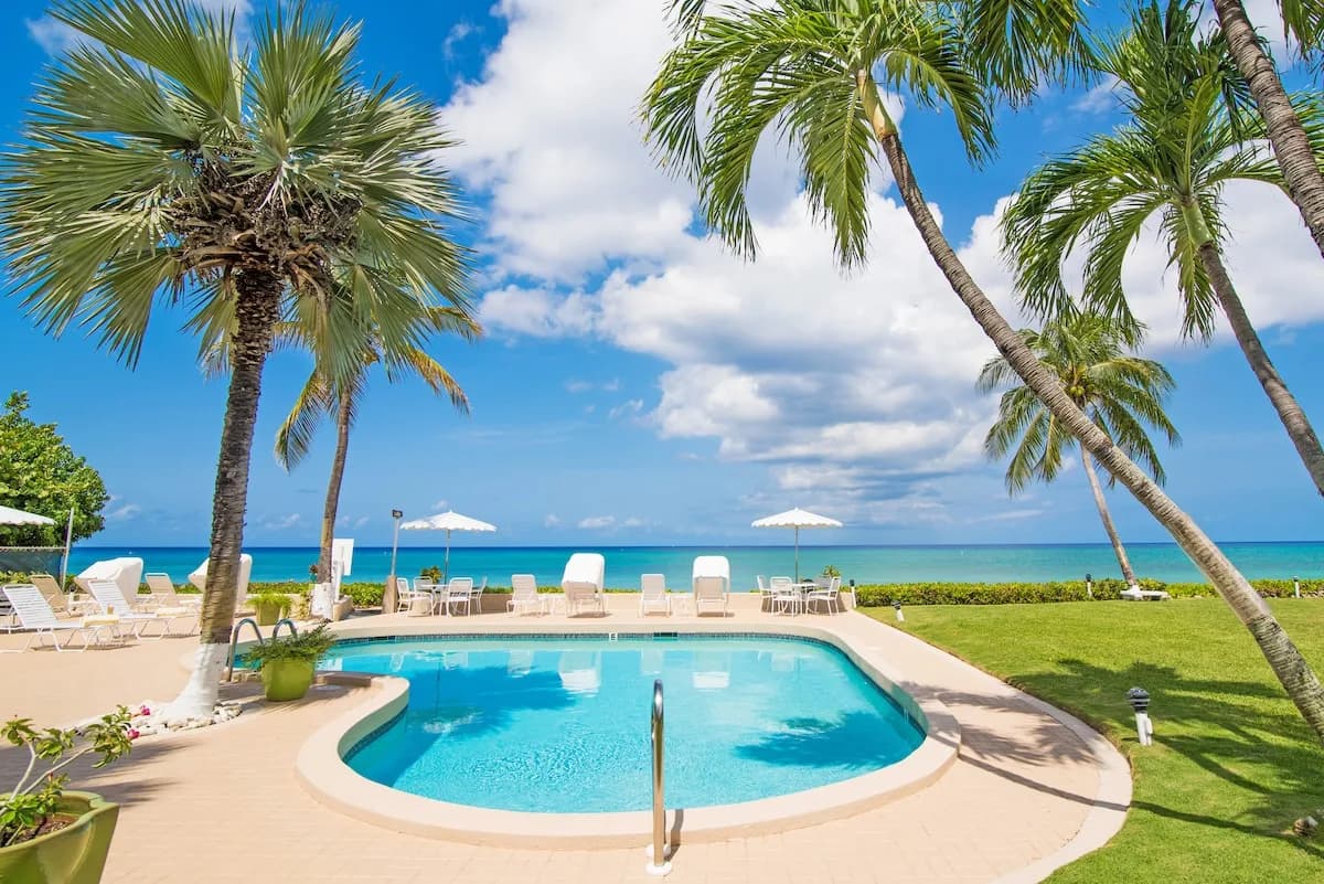 Oceanfront Two Bedroom Condo in Cayman photo 5