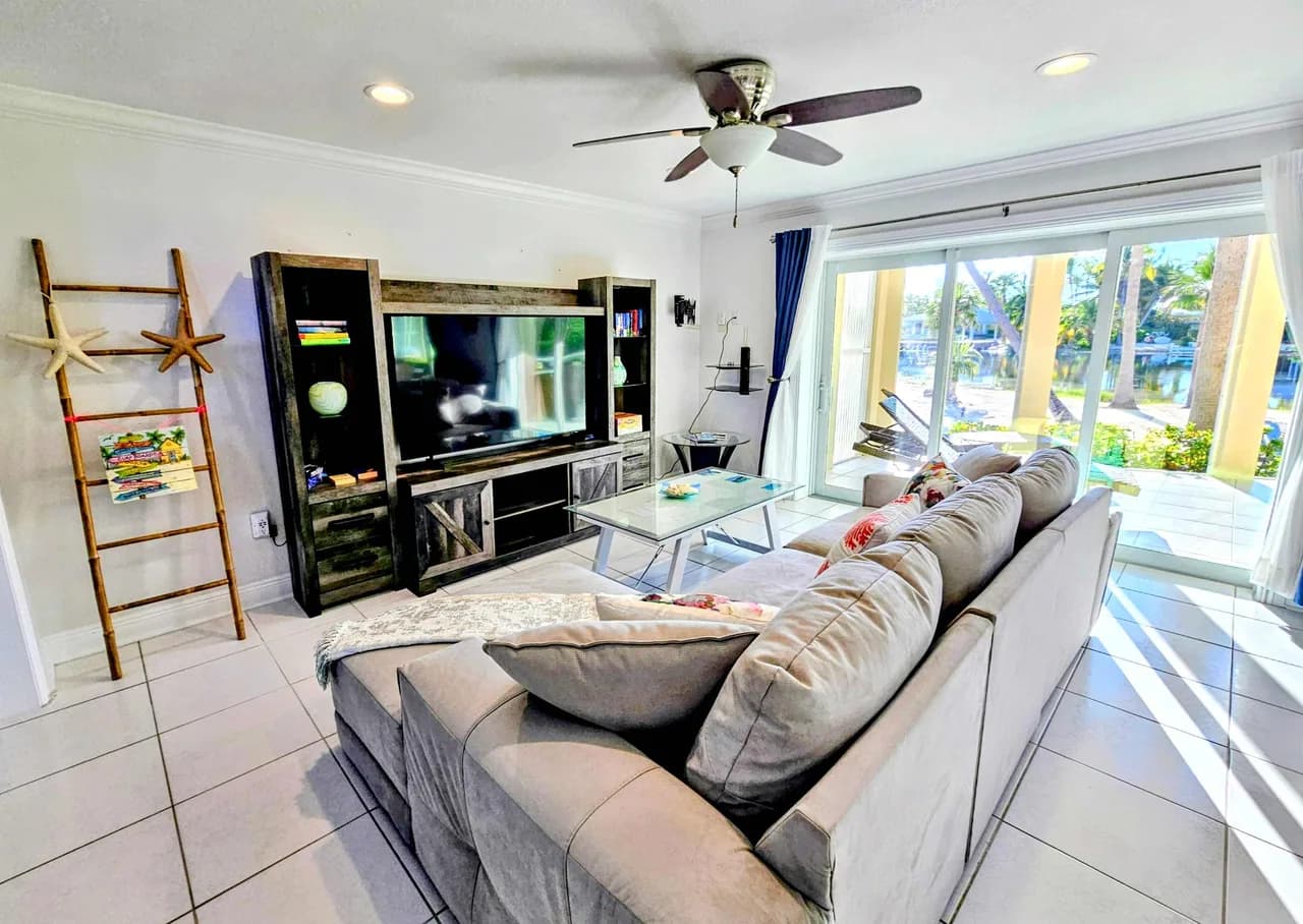Ocean View Two Bedroom Villa in Cayman photo 3