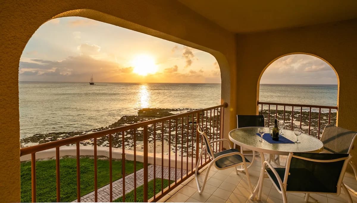 Oceanfront Two Bedroom Villa in Grand Cayman photo 5