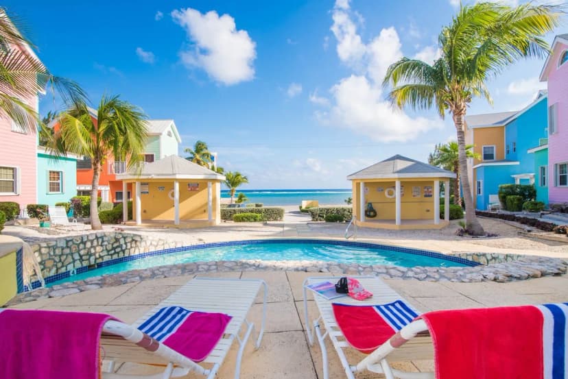 Cayman Paradise Villa #1 - 4BR Oceanfront, Pool & Quiet East End