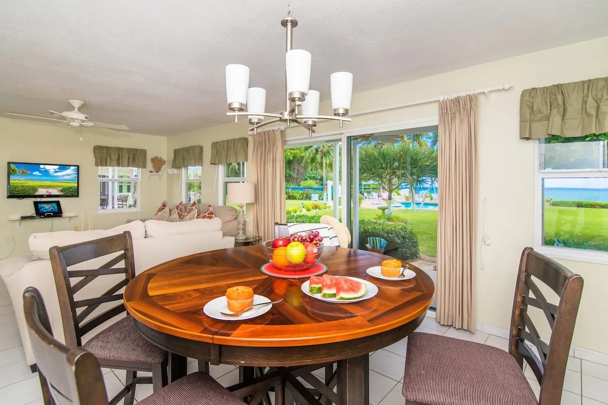 Beachfront Retreat with Ocean View in Cayman photo 2
