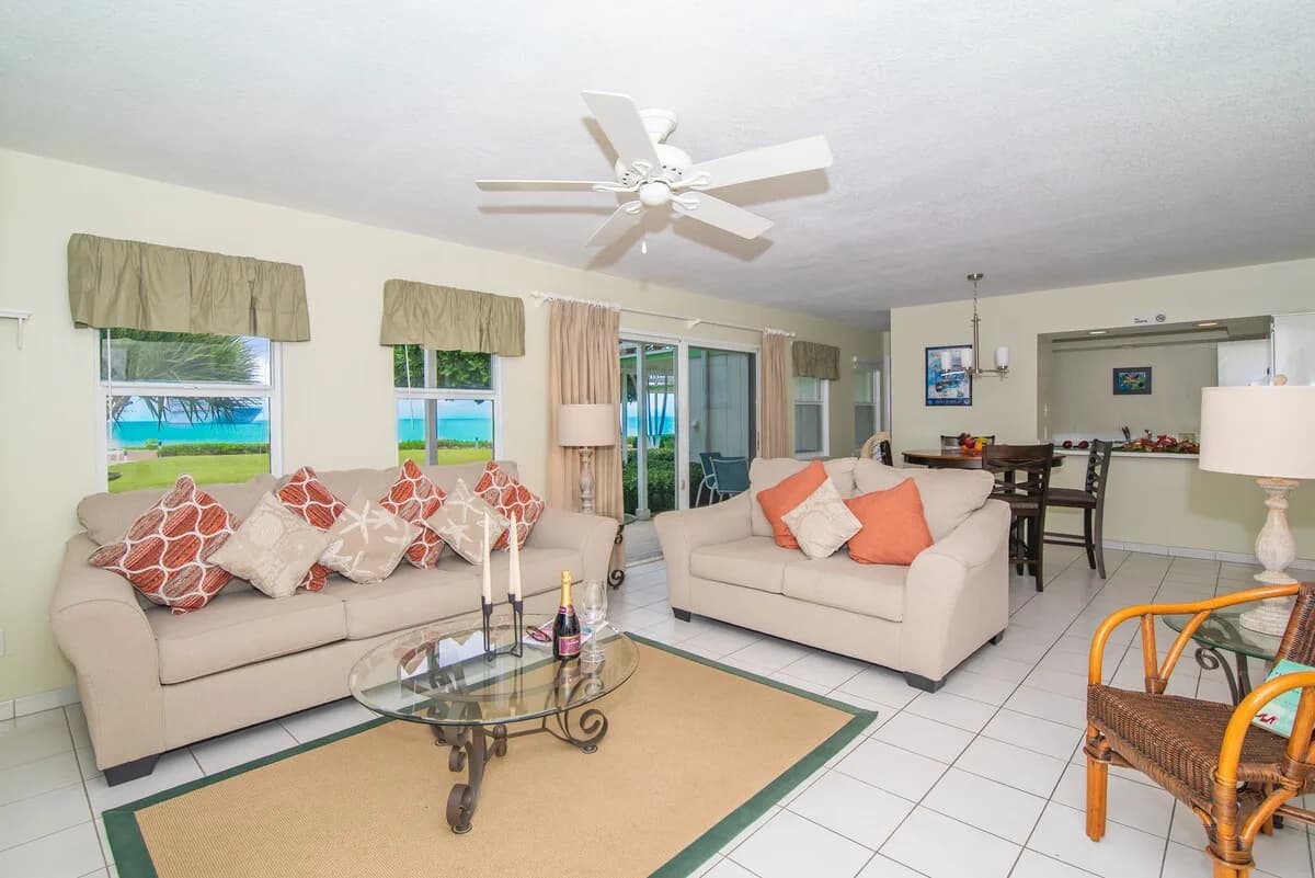 Beachfront Retreat with Ocean View in Cayman photo 4