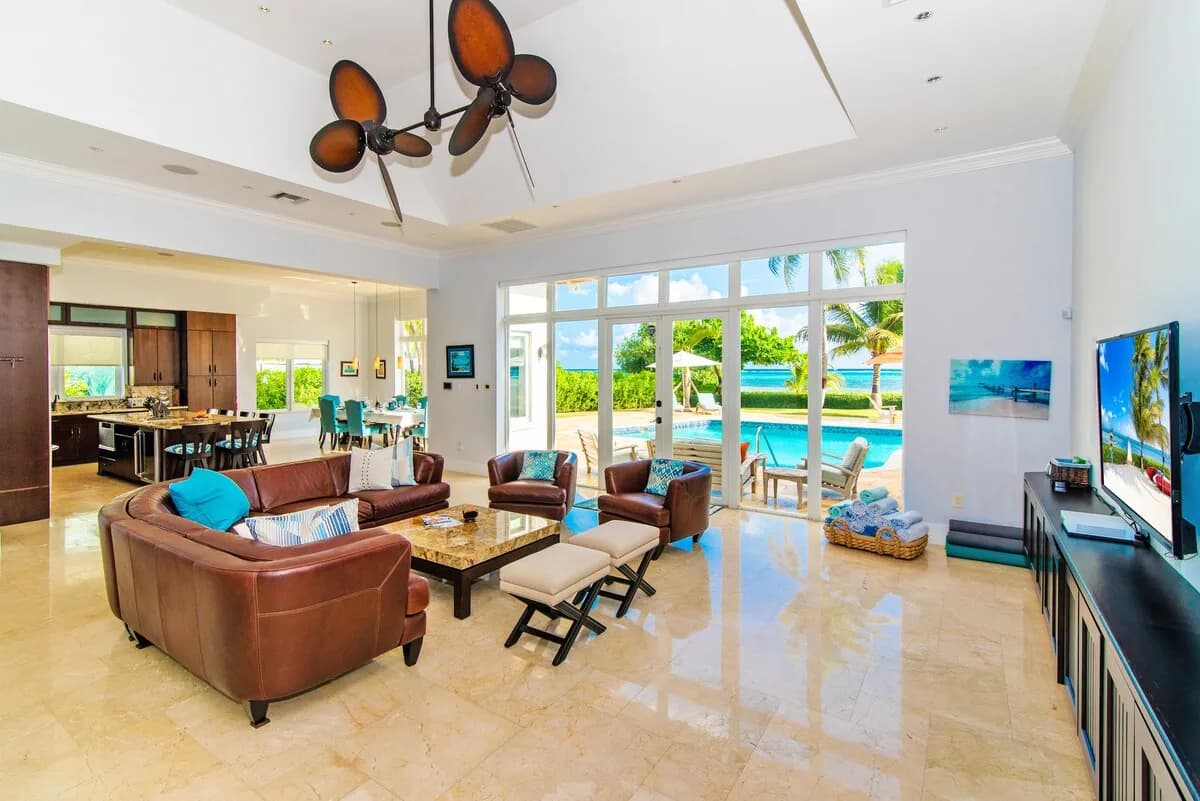 Oceanfront Four-Bedroom Villa in South Sound, Cayman photo 3