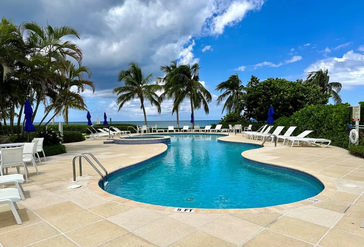 Beachfront Three Bedroom Condo in Cayman photo 5