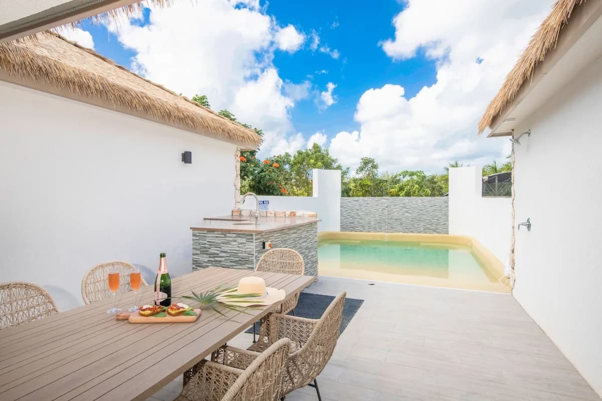 Private Pool Cottage in North Side Cayman photo 3