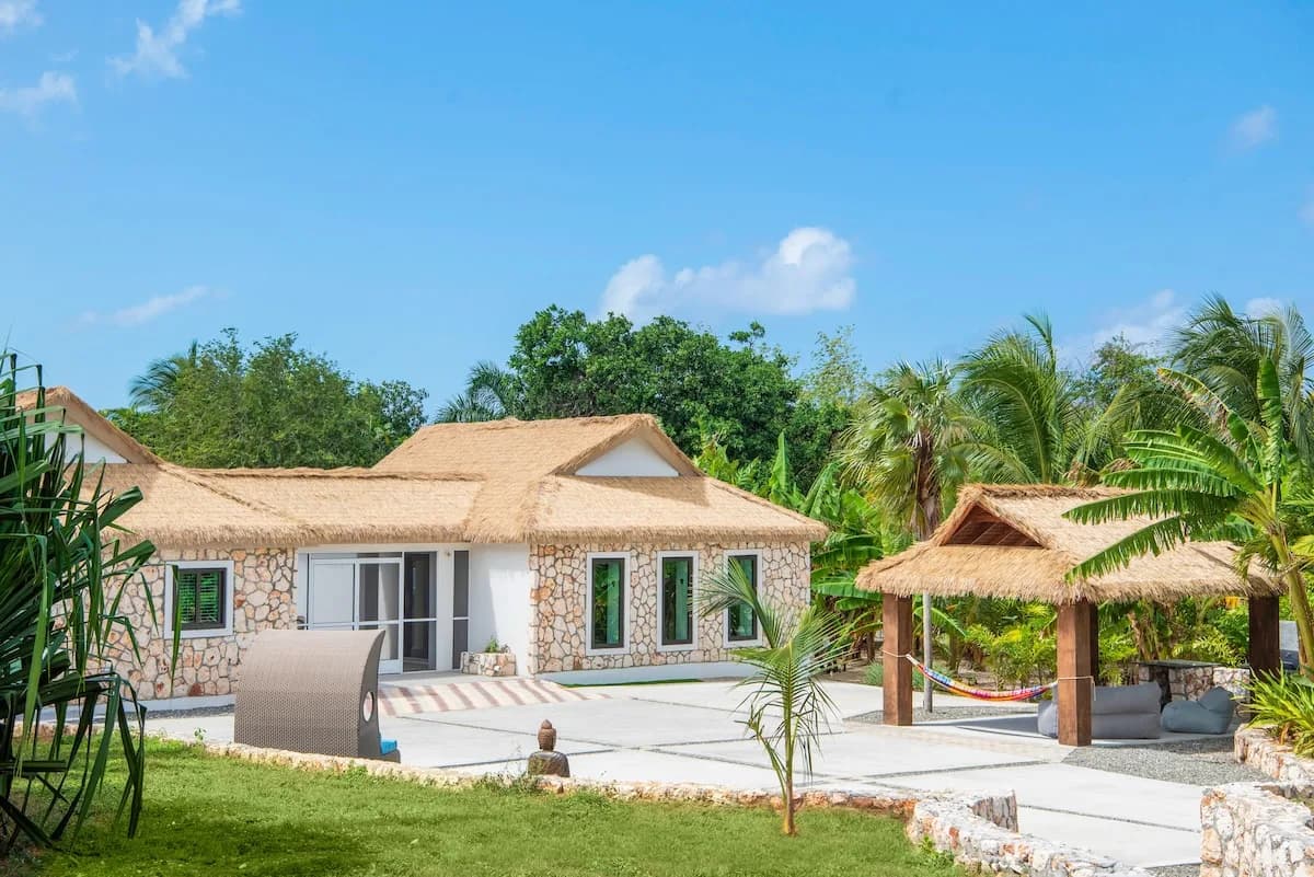 Private Pool Cottage in North Side Cayman photo 5