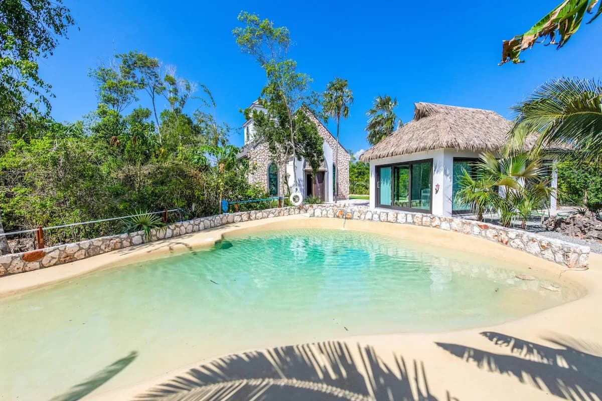 Private Pool Cottage in Cayman Islands photo 3