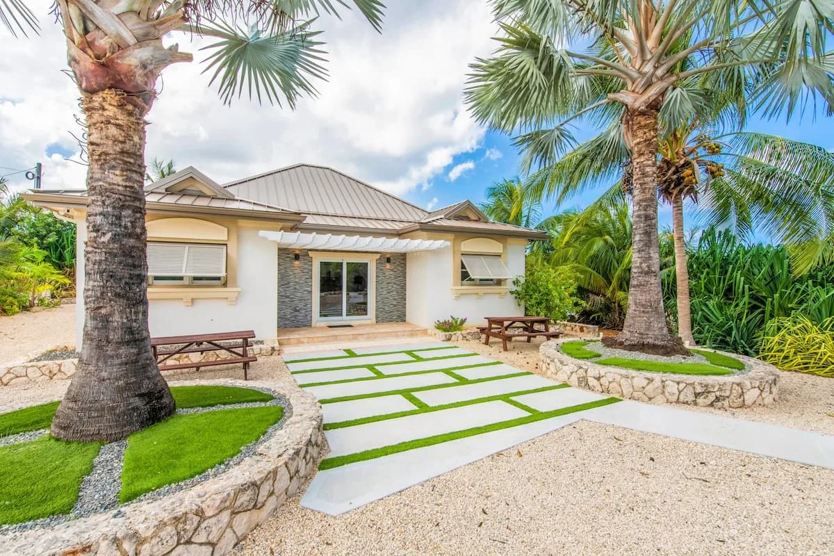 Beachside Three Bedroom Cottage in Cayman