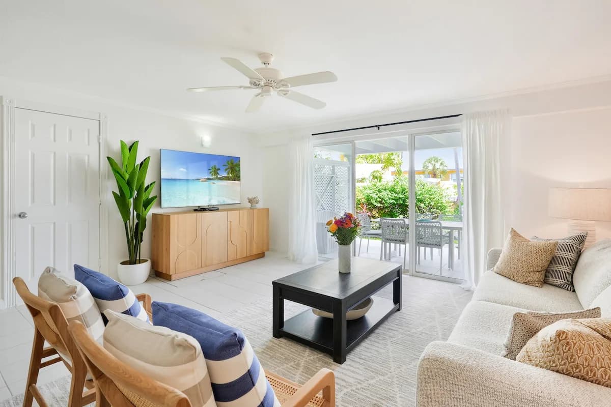 Ocean View Two Bedroom Villa in Cayman — West Bay photo 4