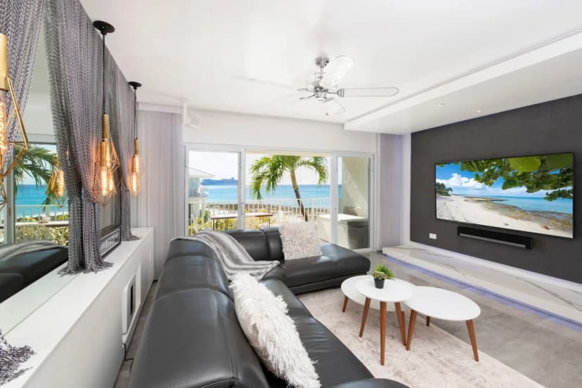 Grape Tree #10 - Luxe 2BR Ocean View Condo on Seven Mile Beach