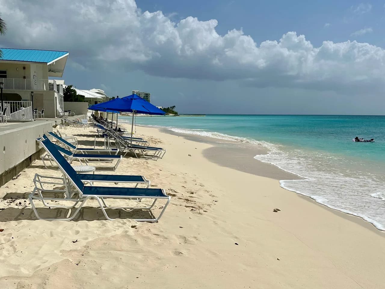 Ocean View One Bedroom Villa in Seven Mile Beach