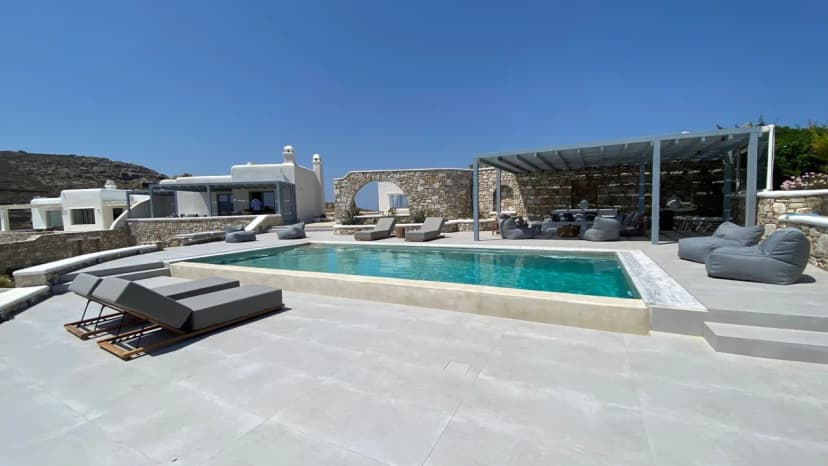 Elegant Estate Above Mykonos Town