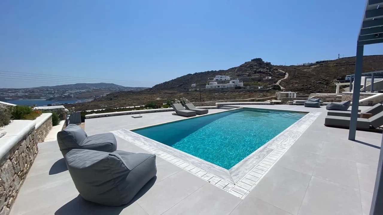 Elegant Estate Above Mykonos Town photo 4