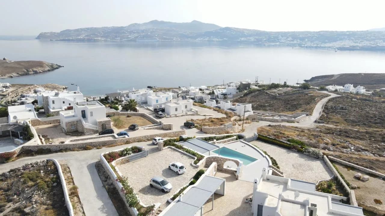 Elegant Estate Above Mykonos Town photo 5
