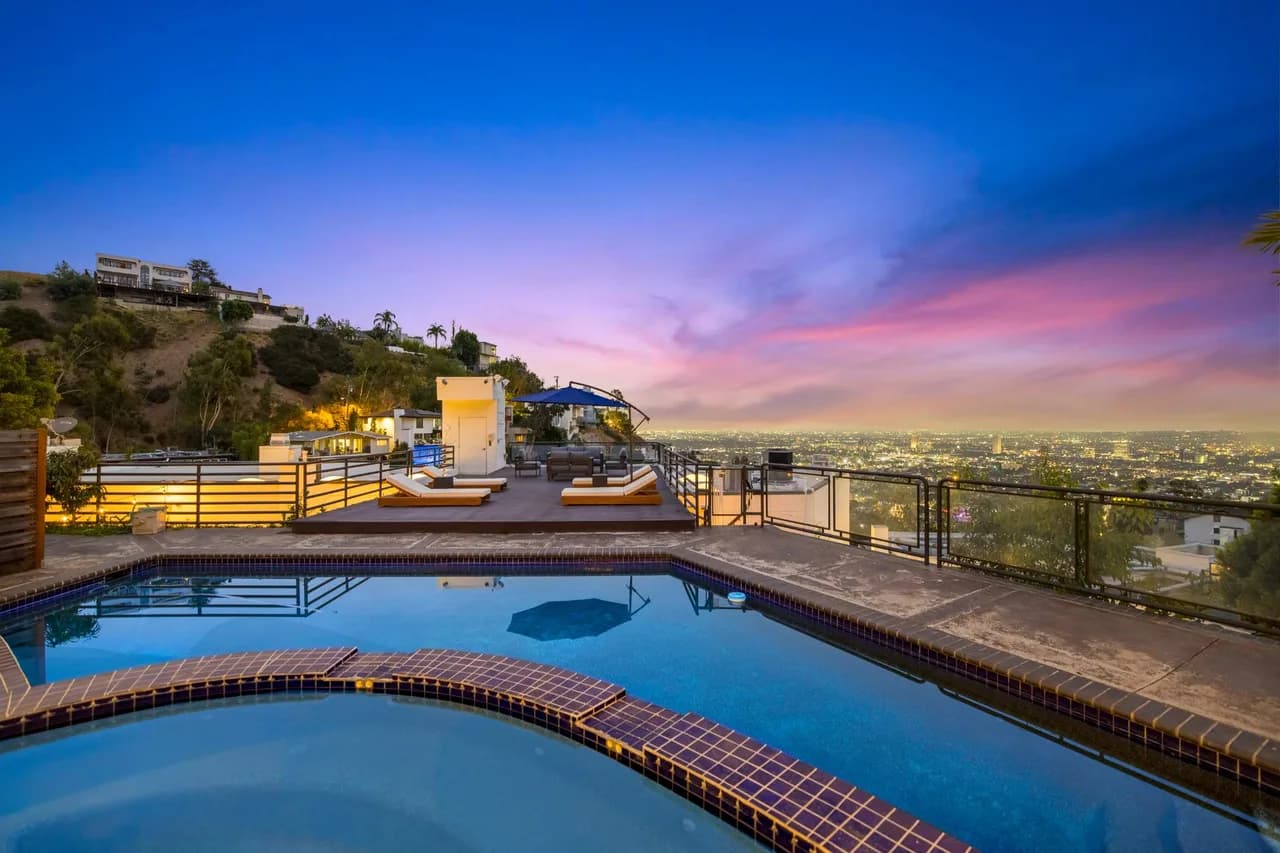 Elevated Luxe Above Sunset photo 2