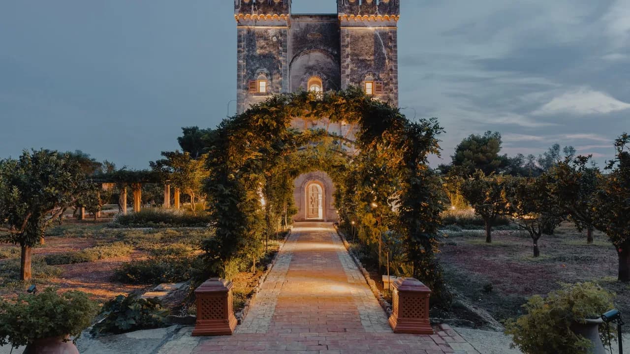 Luxury Fortress With Exclusive Access photo 5