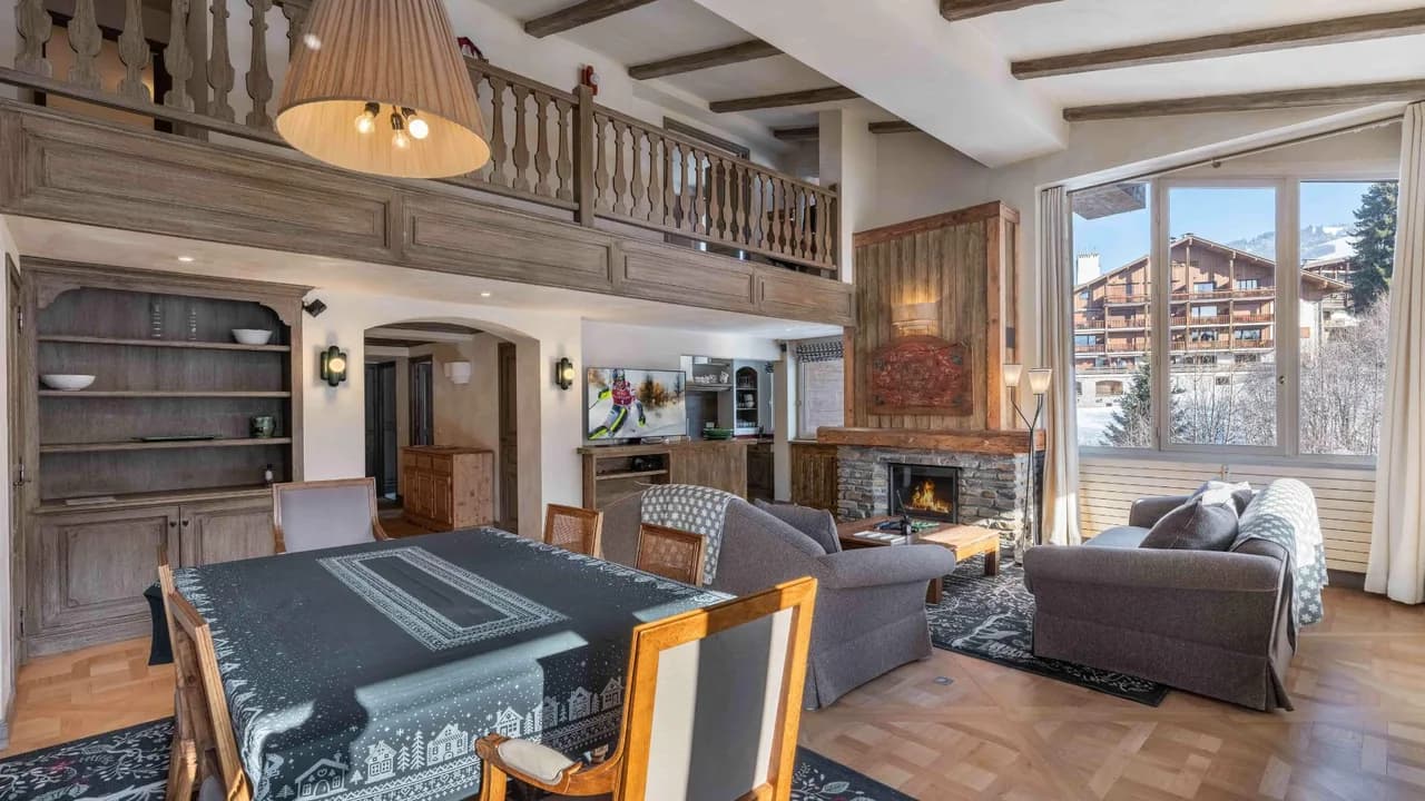 Authentic Mountain-Style Apartment Retreat