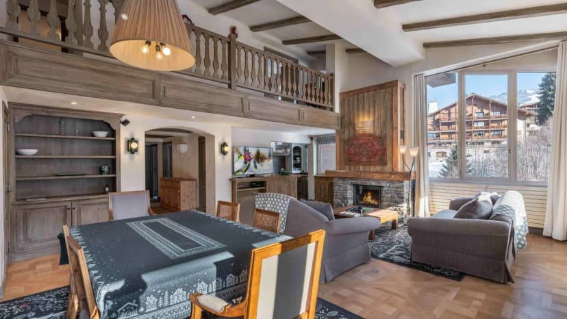 Authentic Mountain-Style Apartment Retreat