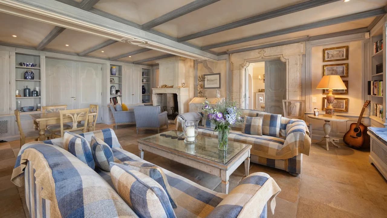 Luxurious Provençal Villa With Pool Access photo 2