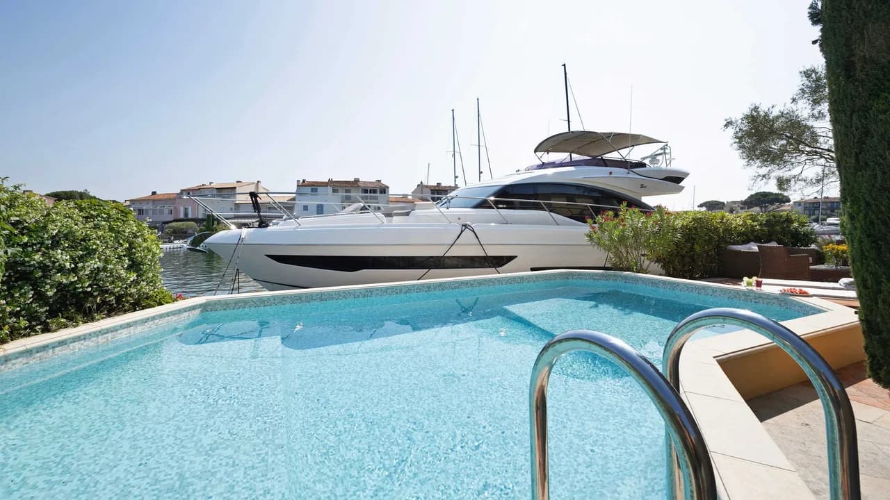 Luxurious Provençal Villa With Pool Access photo 4