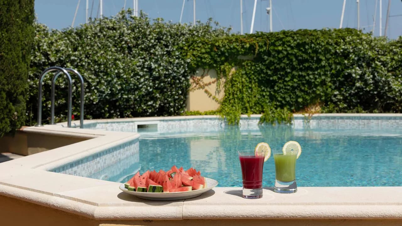 Luxurious Provençal Villa With Pool Access photo 5