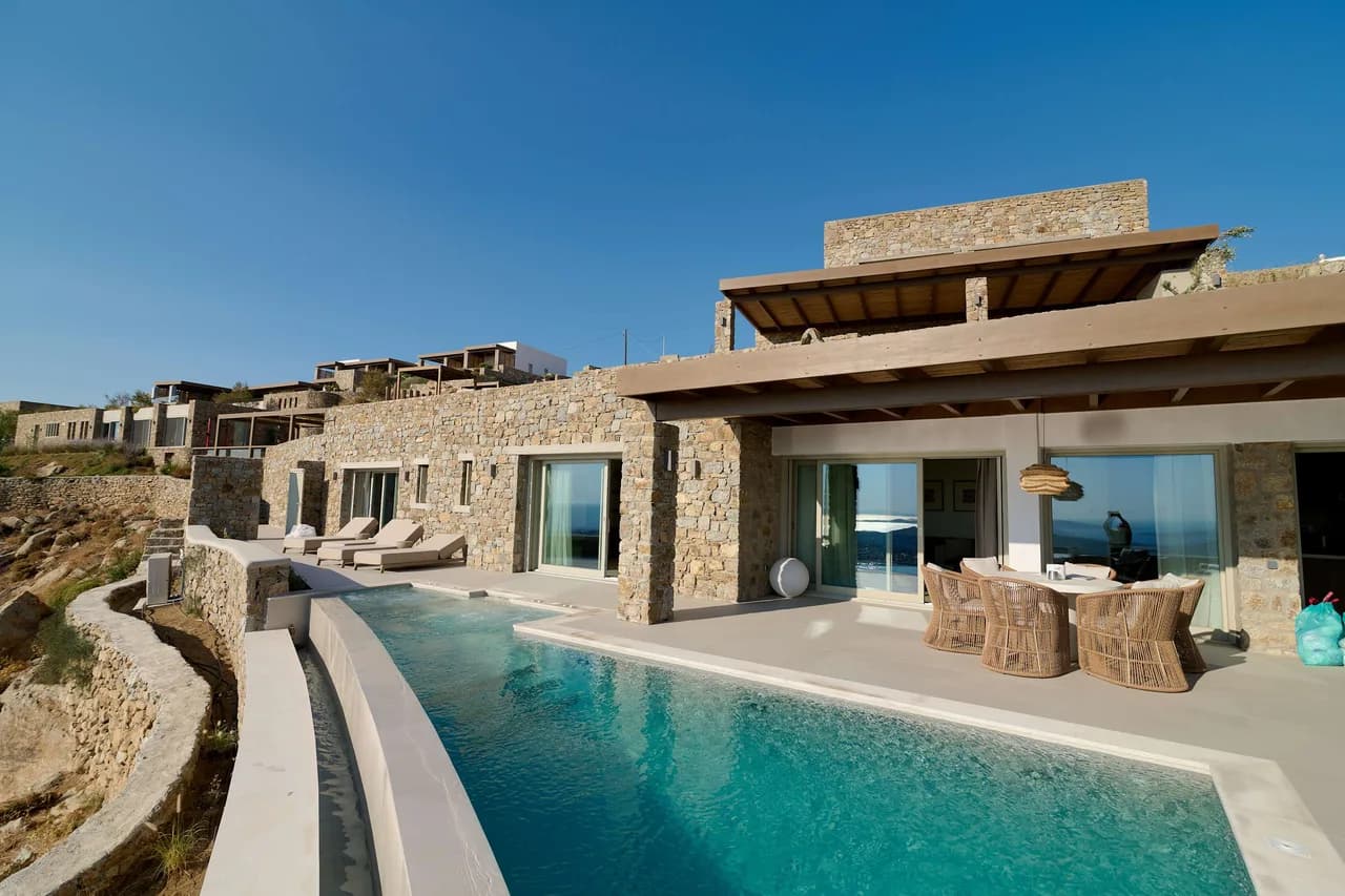 Private Infinity Pool Sea View Escape