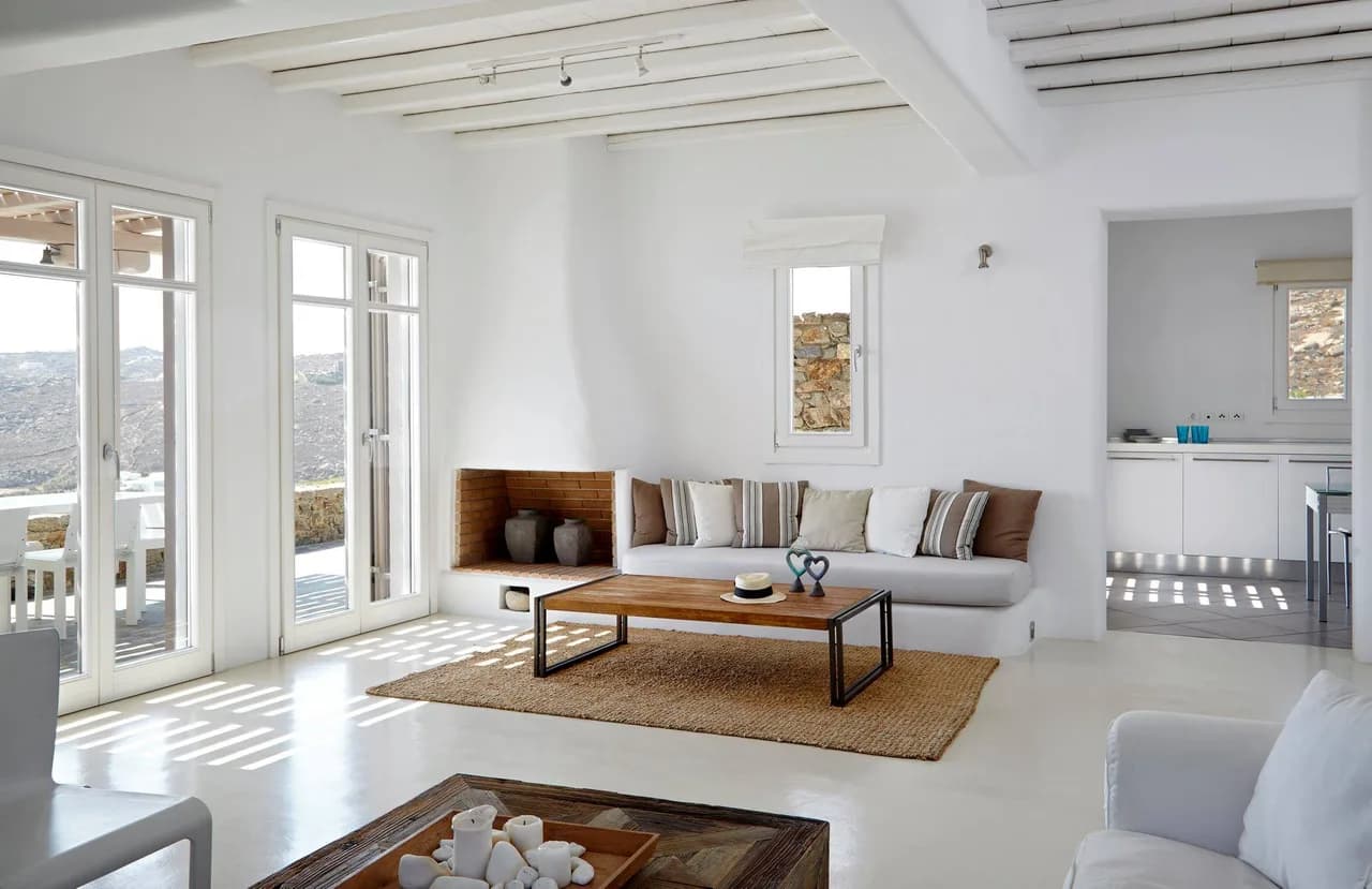 Contemporary Villa Overlooking Blue Waters photo 2
