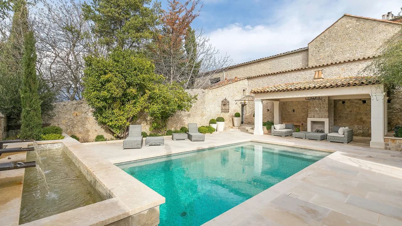 Luxury Home Overlooking French Countryside photo 4