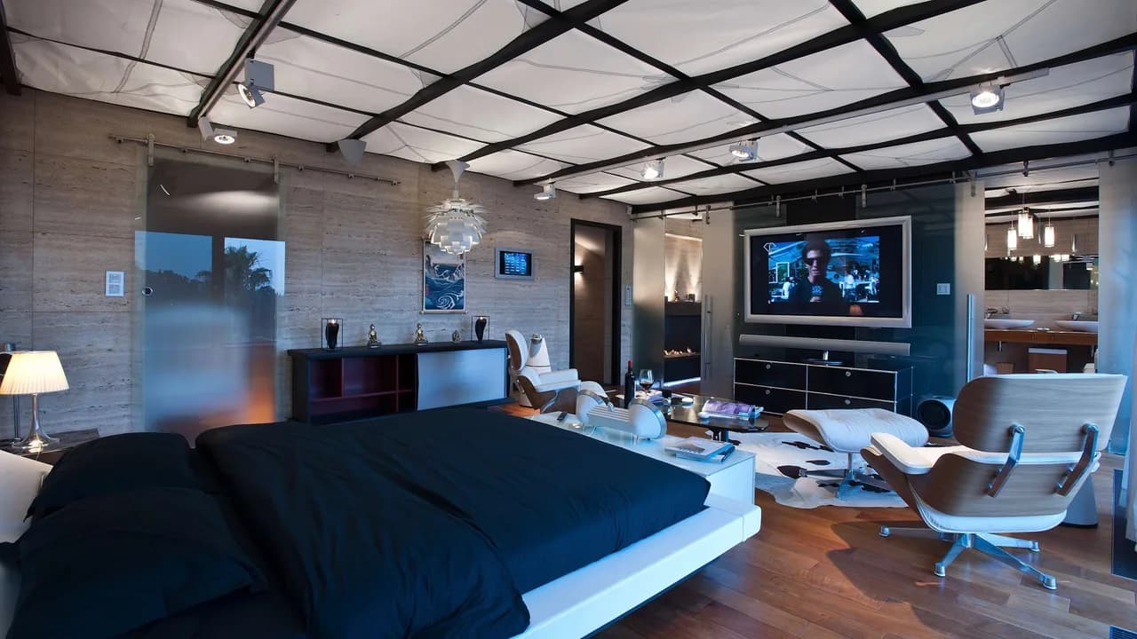 Contemporary Design Meets French Comfort photo 3