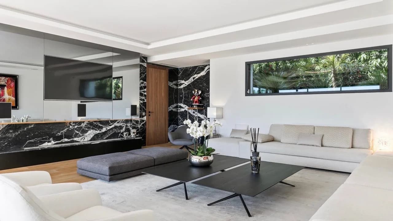 Modern Retreat In Exclusive Mougins photo 2