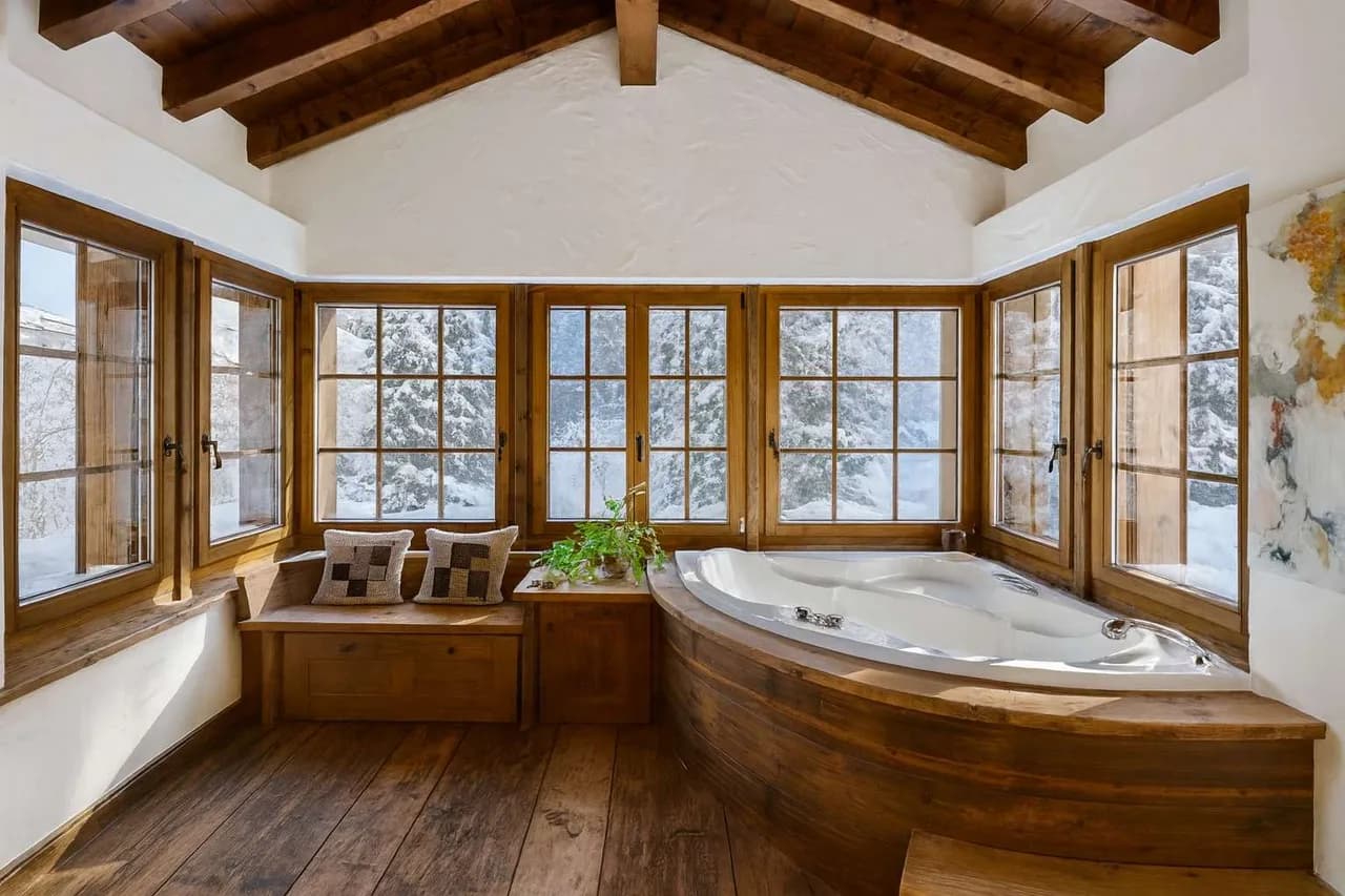 Spacious Chalet With Views and Hot Tub photo 3