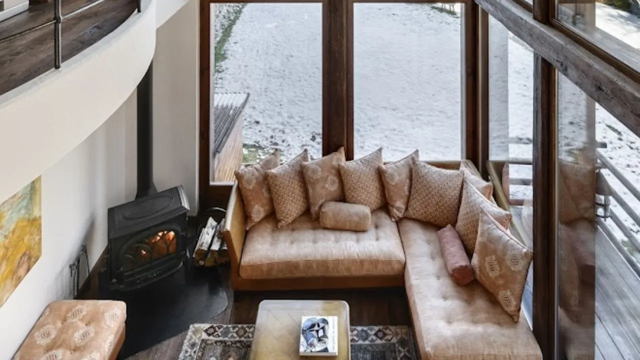Spacious Chalet With Views and Hot Tub photo 5