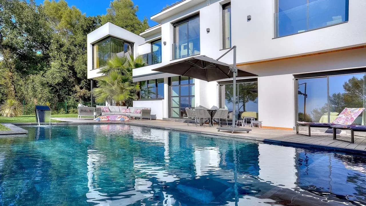 Luxury Villa Overlooking French Hills photo 4