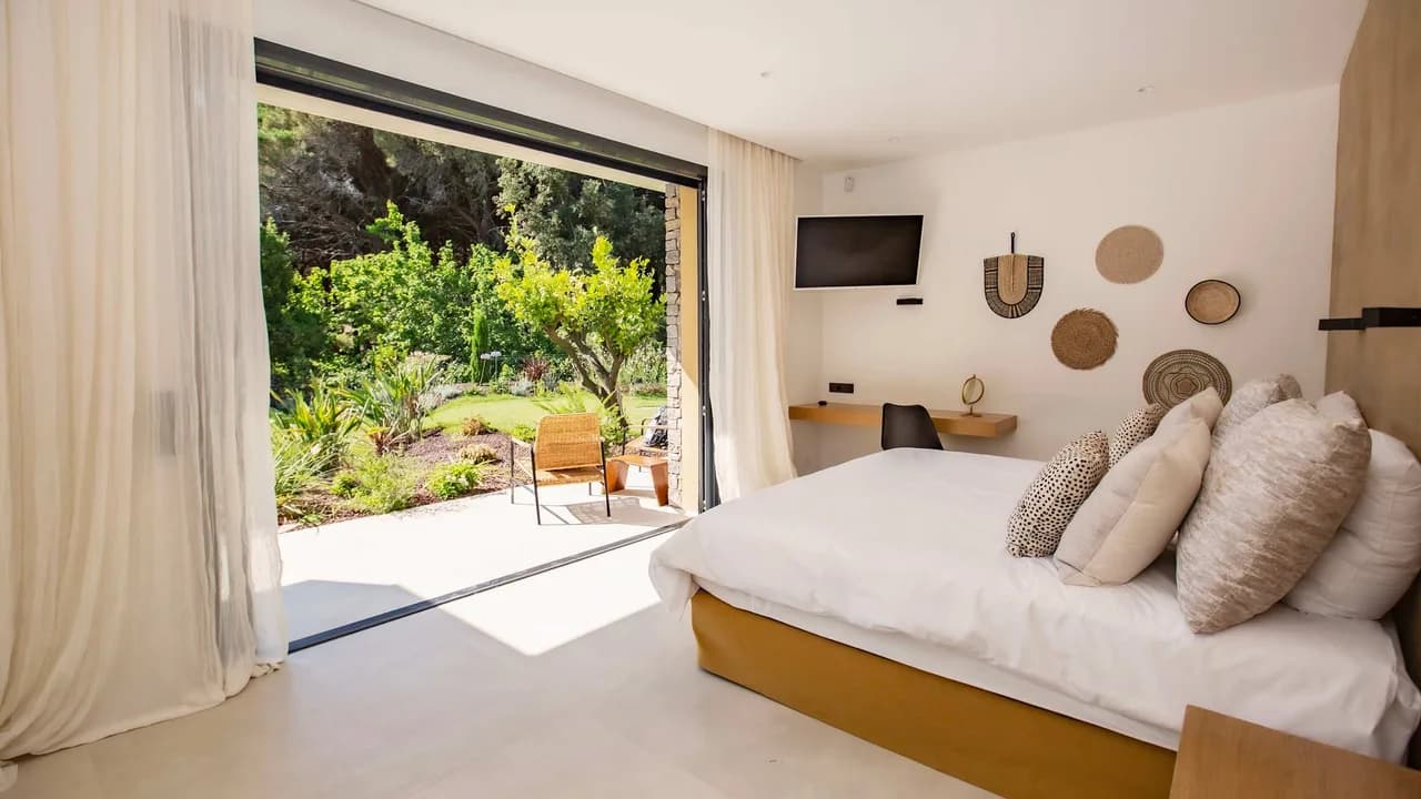 Private Beachside Villa With Heated Pool photo 3