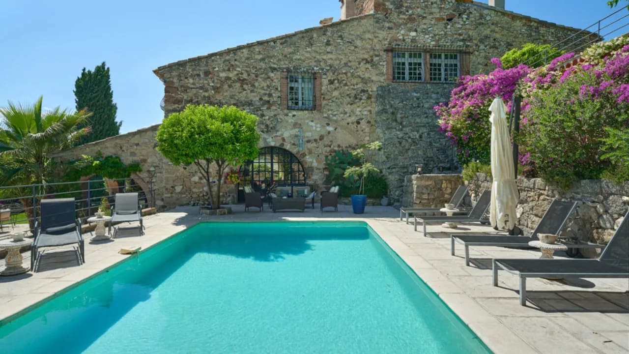 Biot Escape With Rustic Charm photo 4