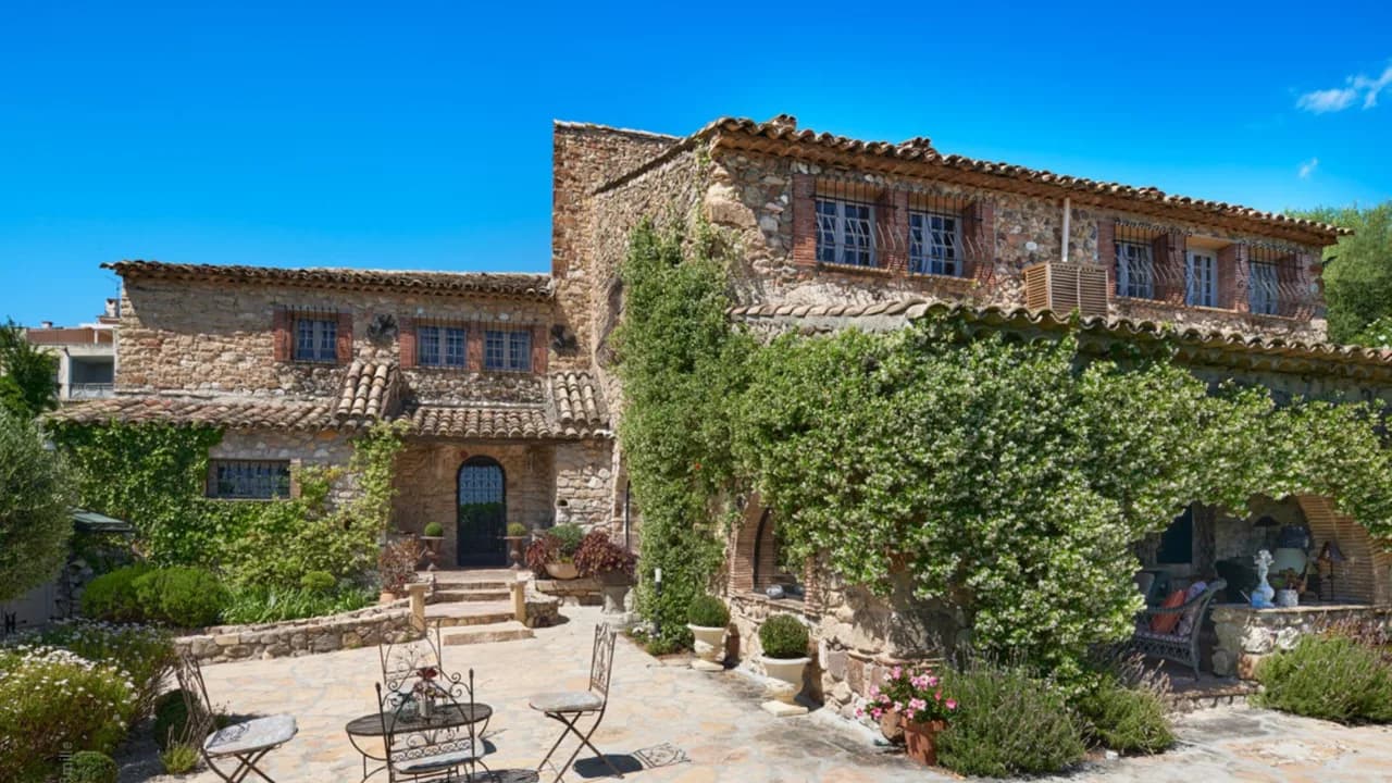 Biot Escape With Rustic Charm photo 5