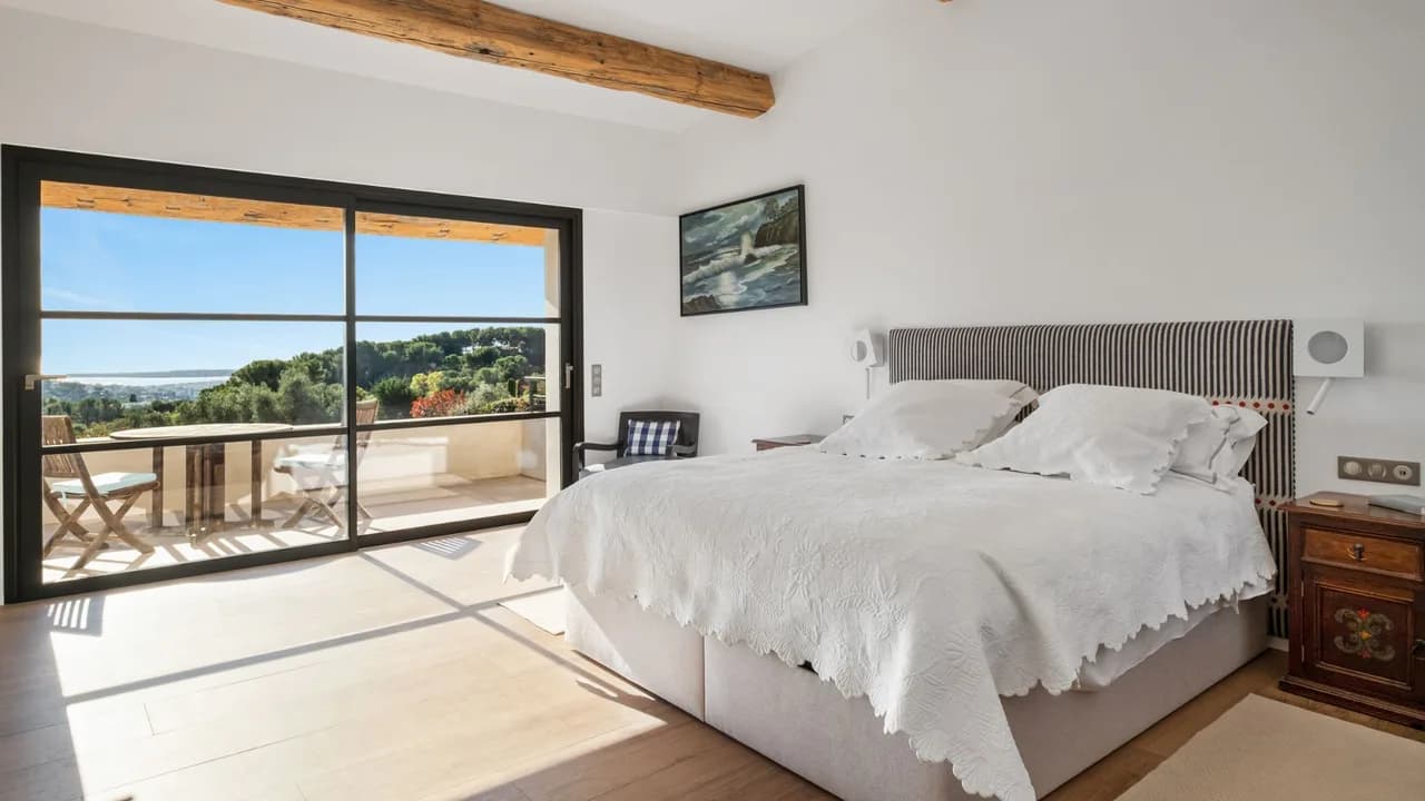 Contemporary Villa in Peaceful Mougins photo 3