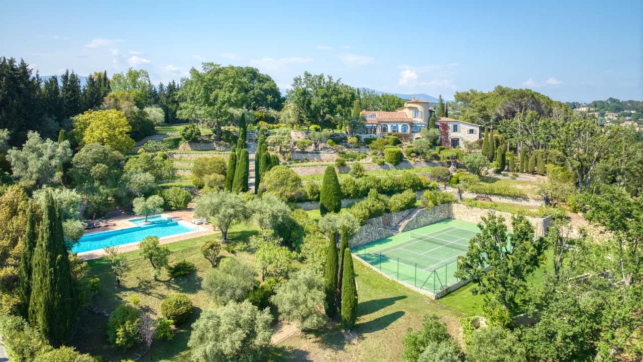 Mougins Estate With Massage Room