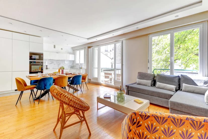 Terrace Two Bedroom Apartment in Paris