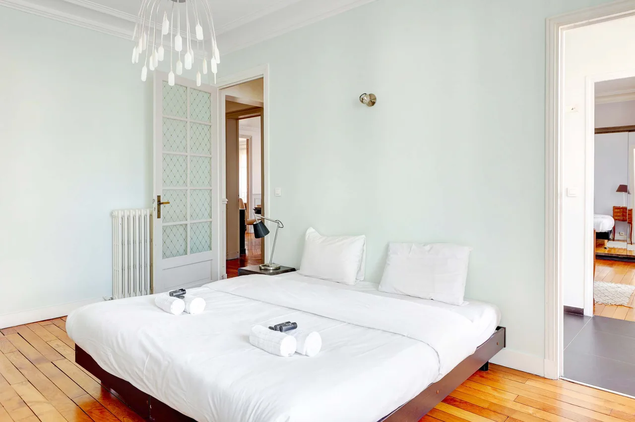 City View Two Bedroom Apartment in Paris photo 4
