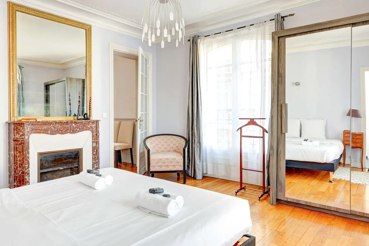 City View Two Bedroom Apartment in Paris photo 5