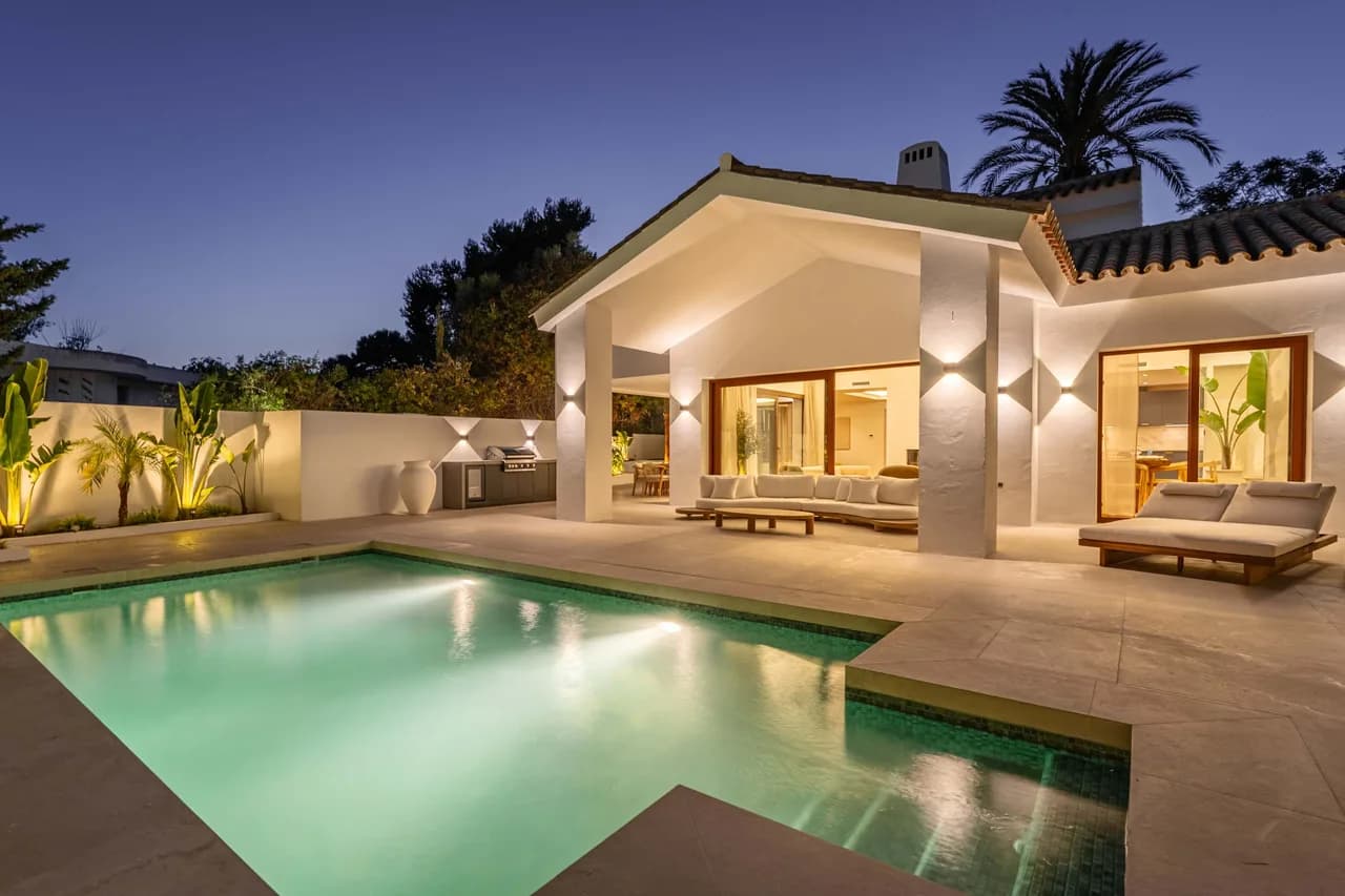 Luxe Cinema Villa with BBQ in Marbella photo 3
