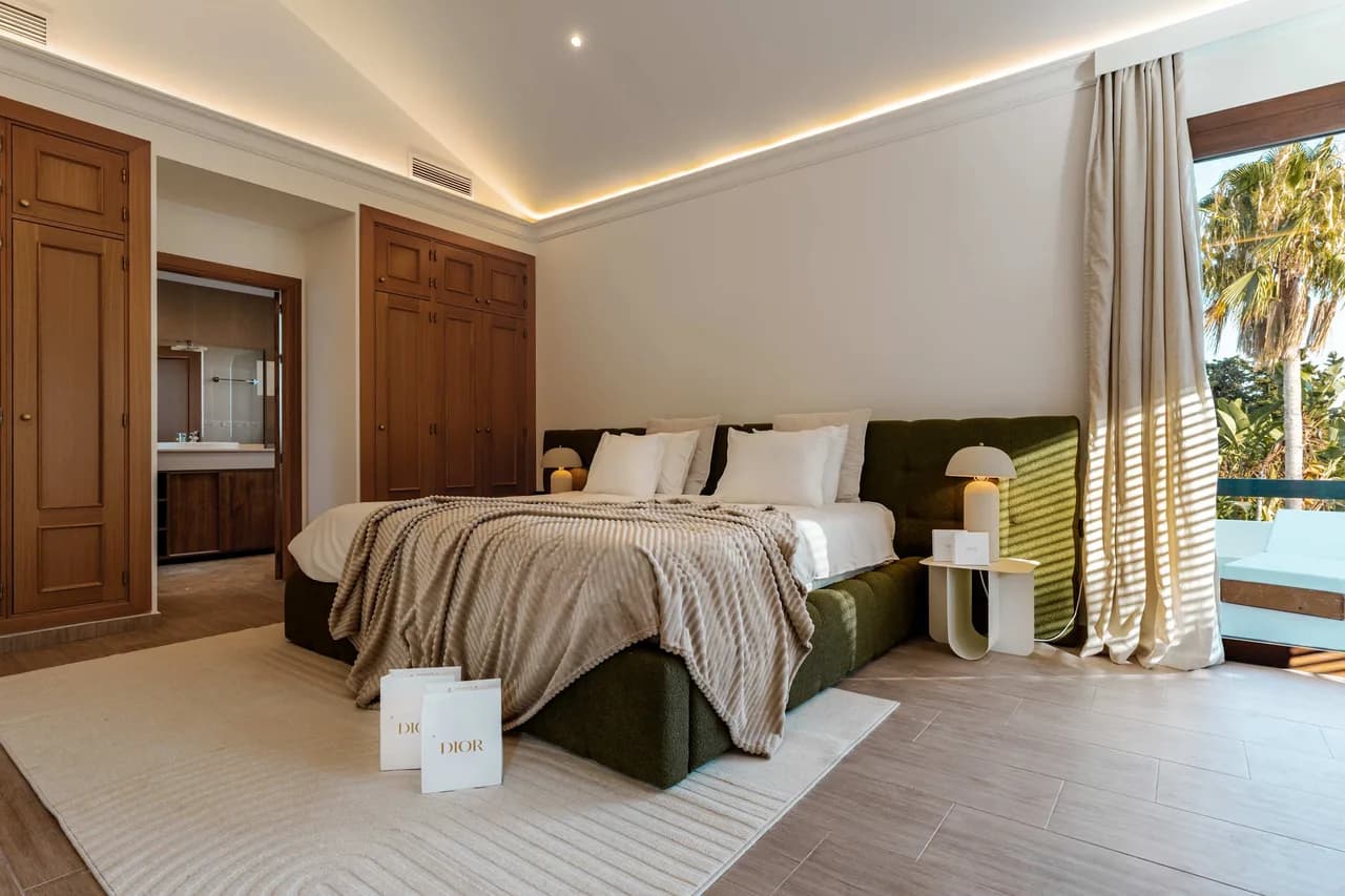 Luxe Cinema Villa with BBQ in Marbella photo 5
