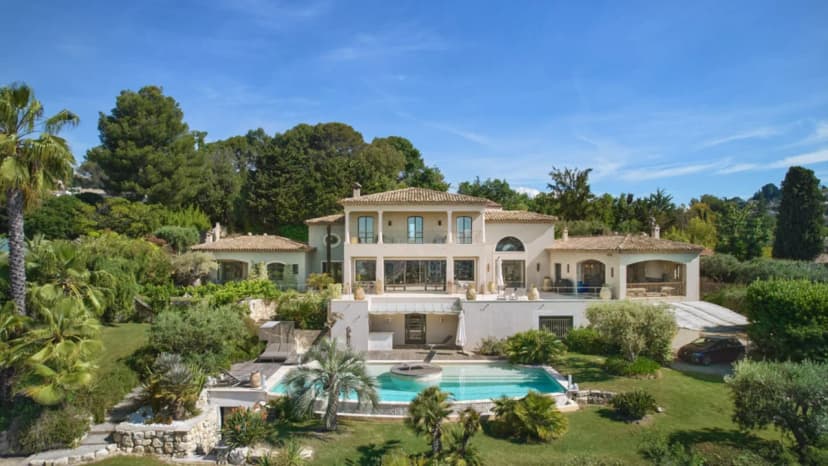 Spacious Mougins Villa With Gym