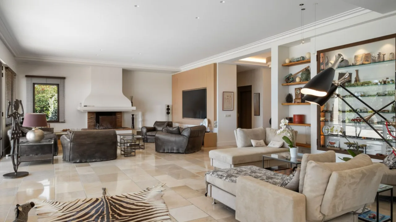 Spacious Mougins Villa With Gym photo 2